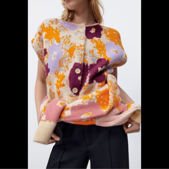 Zara Knit Sweater Vest Size Small NWT Floral Sweater - Picture 2 of 5